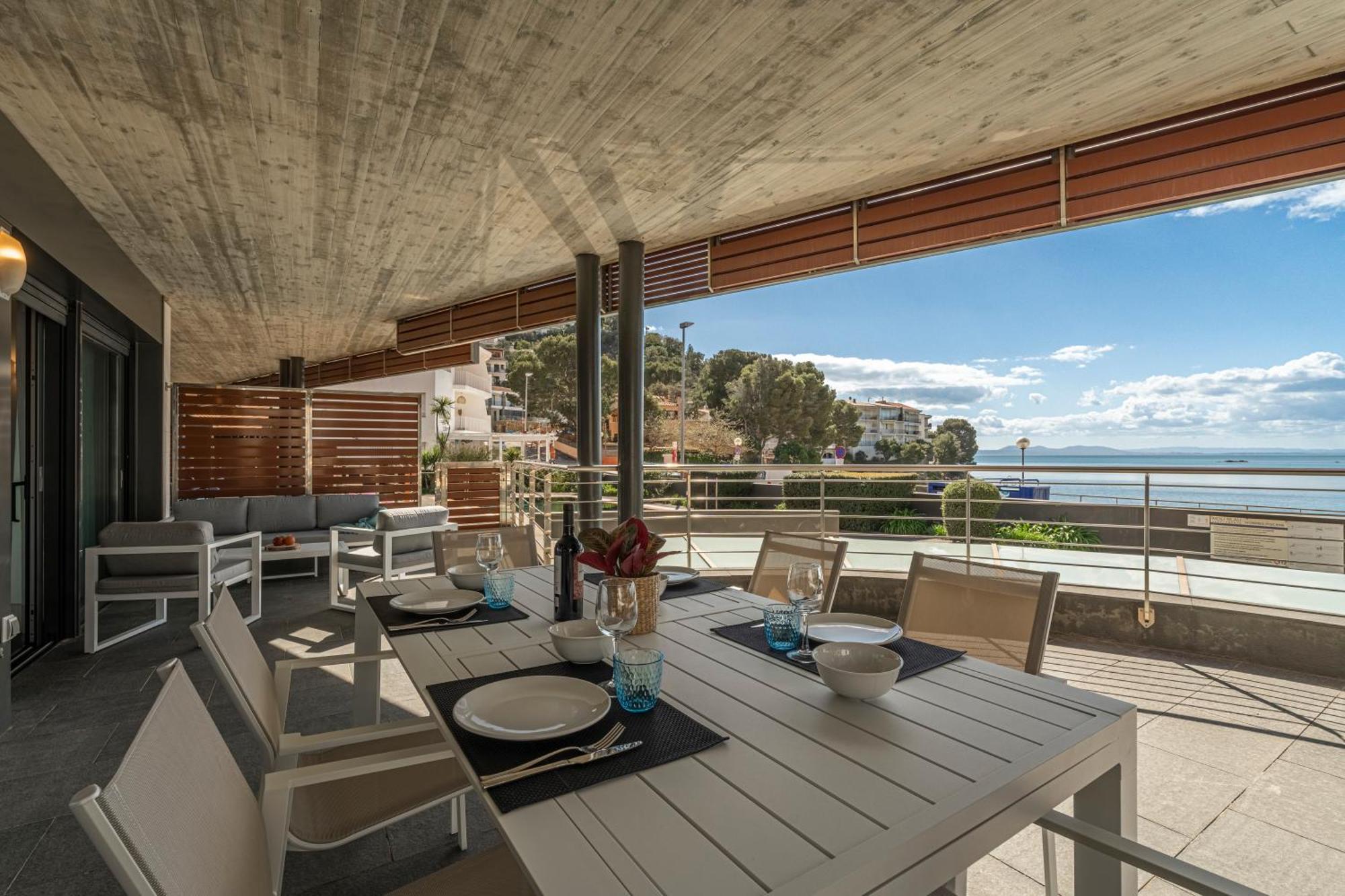 Apartamento Con Gran Terraza Delante Del Mar Roses Extérieur photo