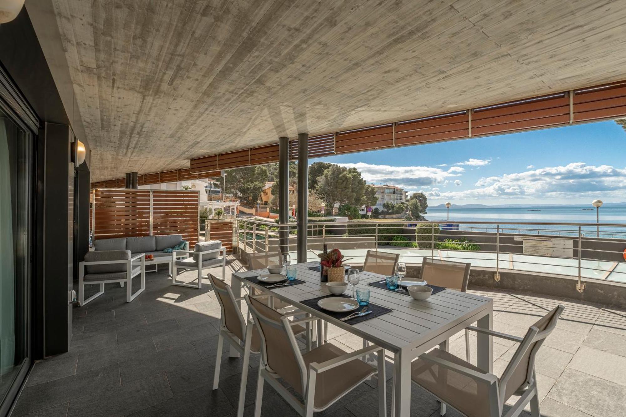 Apartamento Con Gran Terraza Delante Del Mar Roses Extérieur photo
